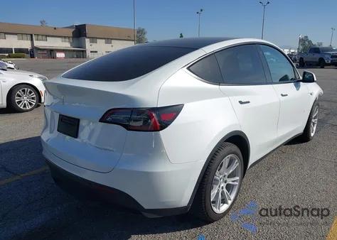 2021 Tesla Model Y Long Range Dual Motor All-Wheel Drive z USA, uszkodzony, nr VIN 5YJYGDEE1MF303693